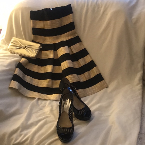 Flirty, fun, mini dress. Like new! - Picture 2 of 11